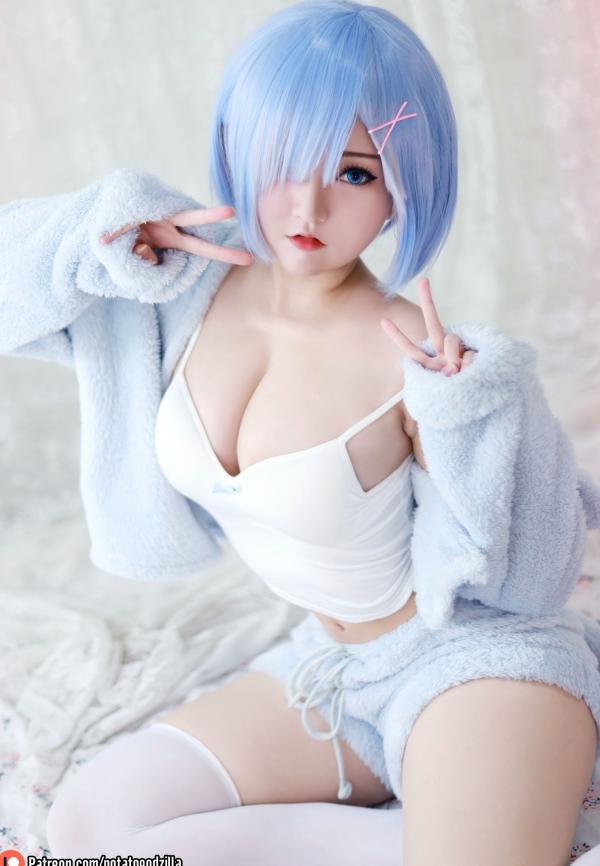    Potato-Godzilla-Rem-Neko 蕾姆动漫cosplay私房写真，软萌家居诱惑，绝美身材性感出镜，卧室温柔少女第8张图片