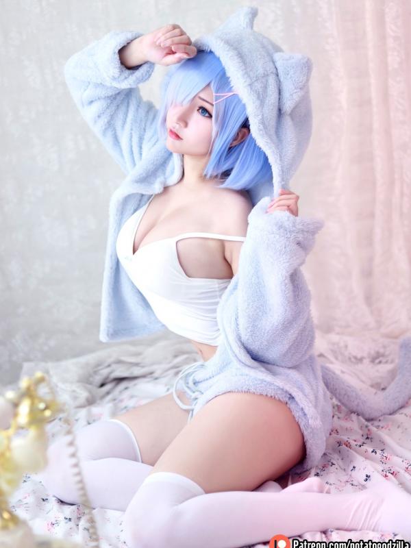    Potato-Godzilla-Rem-Neko 蕾姆动漫cosplay私房写真，软萌家居诱惑，绝美身材性感出镜，卧室温柔少女第12张图片