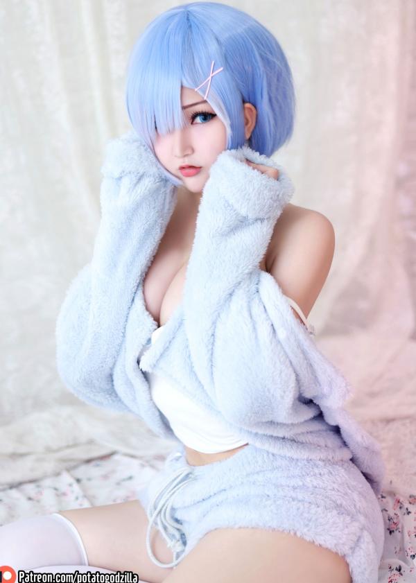    Potato-Godzilla-Rem-Neko 蕾姆动漫cosplay私房写真，软萌家居诱惑，绝美身材性感出镜，卧室温柔少女第13张图片