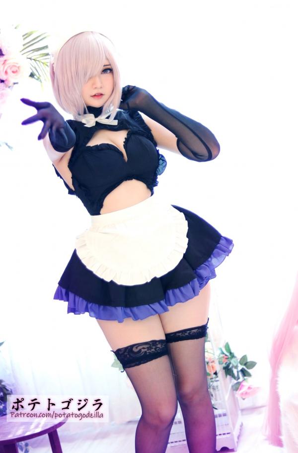    Potato-Godzilla 玛修女仆Cosplay，甜美面容与性感身姿的制服诱惑，大尺度私房写真第5张图片