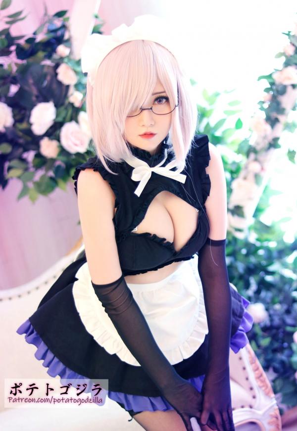    Potato-Godzilla 玛修女仆Cosplay，甜美面容与性感身姿的制服诱惑，大尺度私房写真第10张图片