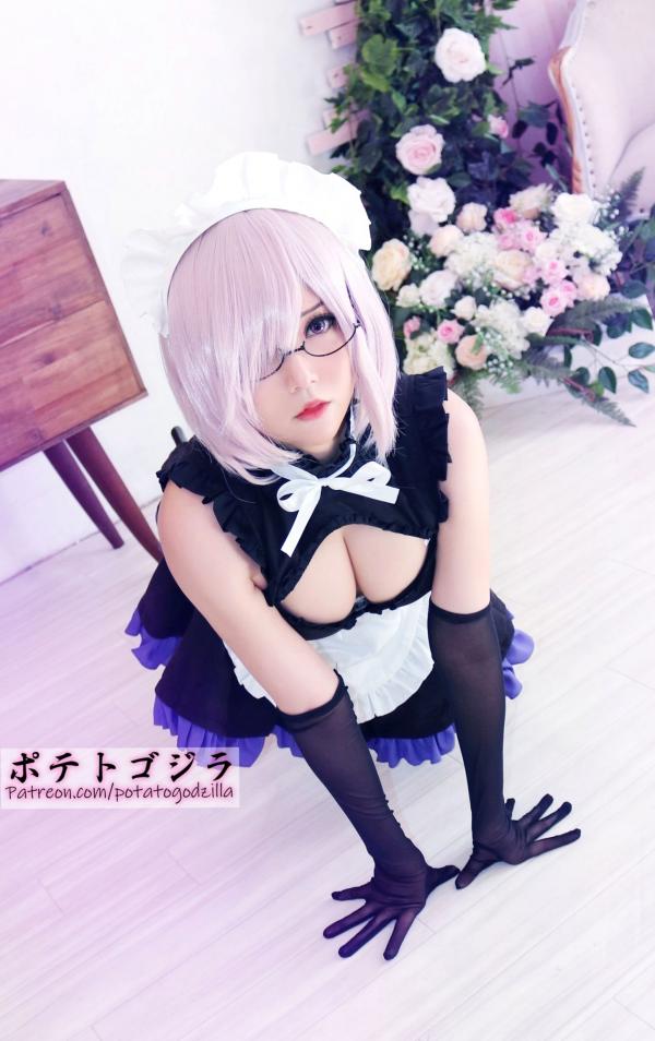    Potato-Godzilla 玛修女仆Cosplay，甜美面容与性感身姿的制服诱惑，大尺度私房写真第22张图片