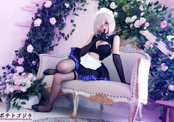    Potato-Godzilla 玛修女仆Cosplay，甜美面容与性感身姿的制服诱惑，大尺度私房写真第27张图片