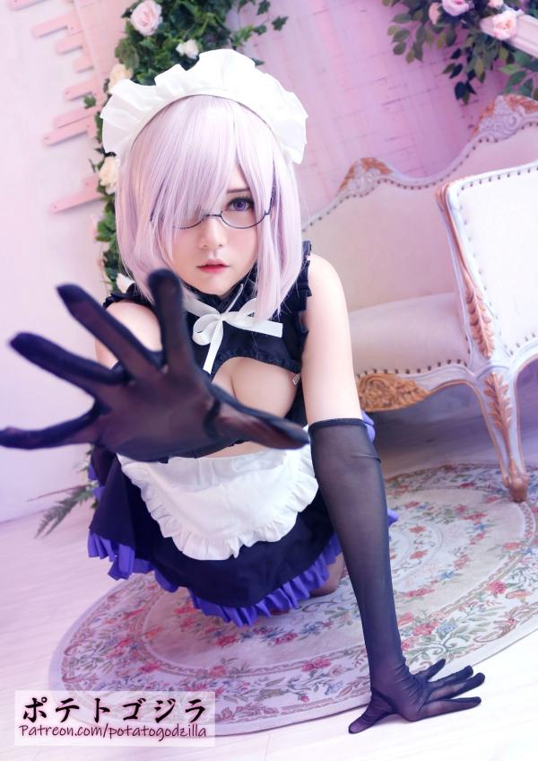    Potato-Godzilla 玛修女仆Cosplay，甜美面容与性感身姿的制服诱惑，大尺度私房写真第41张图片