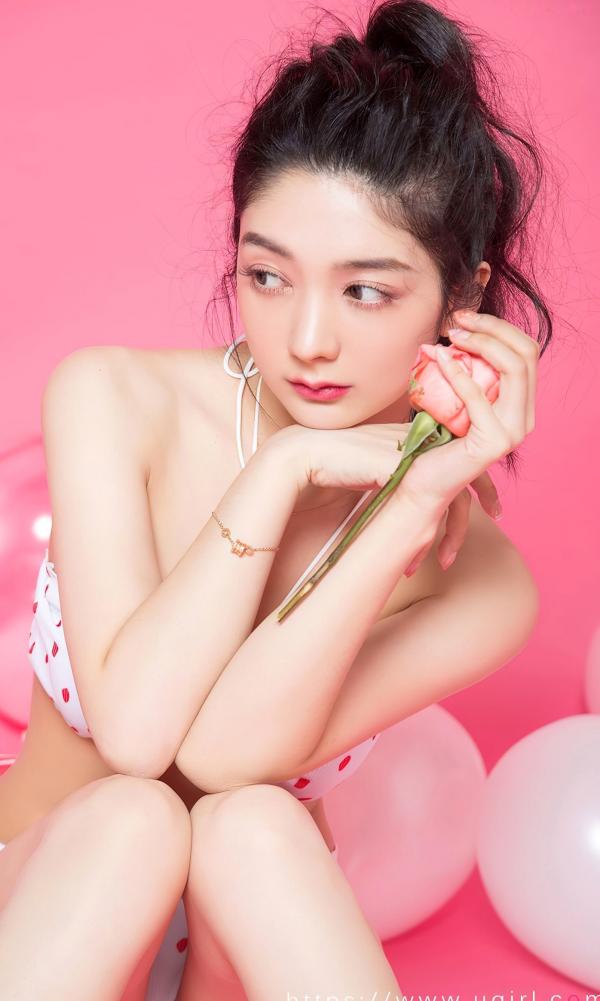    UGirlsApp尤果圈-2812-小热巴-《想看你》-清新粉色系甜美比基尼室内写真，少女感十足的充气椅梦幻诱惑第27张图片