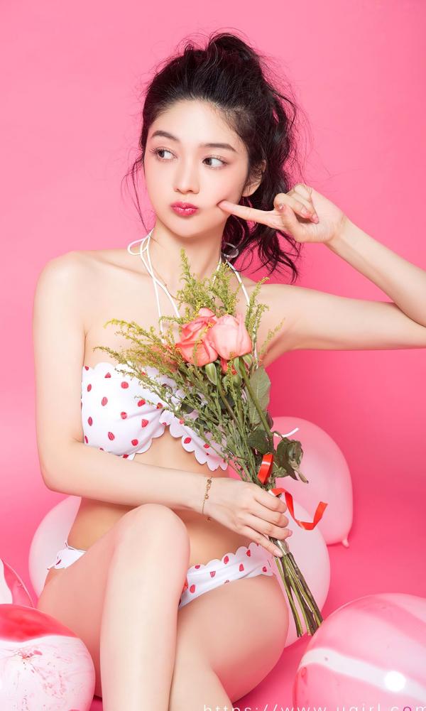    UGirlsApp尤果圈-2812-小热巴-《想看你》-清新粉色系甜美比基尼室内写真，少女感十足的充气椅梦幻诱惑第31张图片