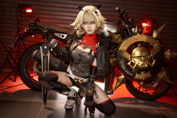    ZinieQ - Caesar King 赛博朋克机车风格COSplay大尺度写真 [42P]第5张图片