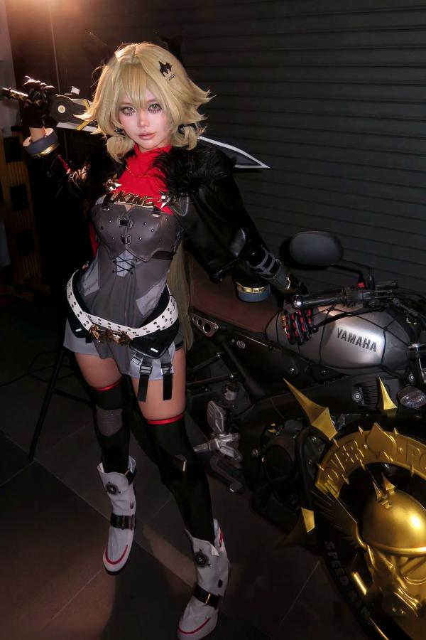    ZinieQ - Caesar King 赛博朋克机车风格COSplay大尺度写真 [42P]第38张图片