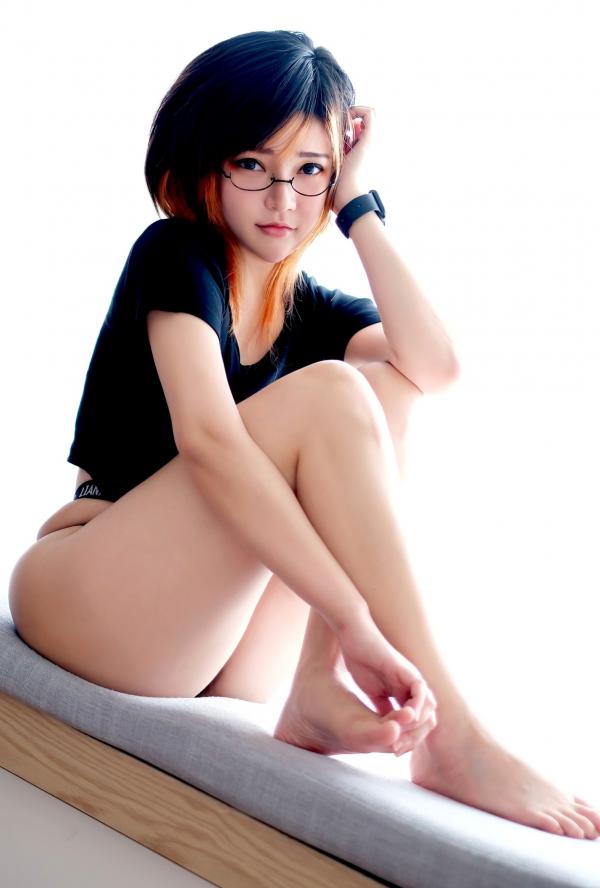    Potato-Godzilla-Just 戴眼镜的邻家女孩 室内居家私房性感美照第11张图片