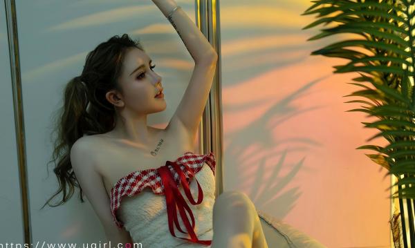    UGirlsApp尤果圈美幸baby《疗愈室》私房照，毛绒抹胸穿搭秀美腿，慵懒风女神写真第35张图片