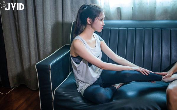    JVID-Catlin：高校初恋女生酒店私拍，纹身女神大尺度诱惑，运动后打篮球却被偷偷带去约会，极致私密互动！第31张图片