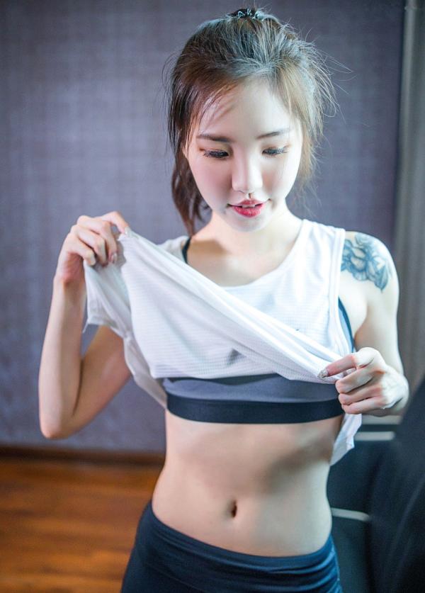    JVID-Catlin：高校初恋女生酒店私拍，纹身女神大尺度诱惑，运动后打篮球却被偷偷带去约会，极致私密互动！第40张图片