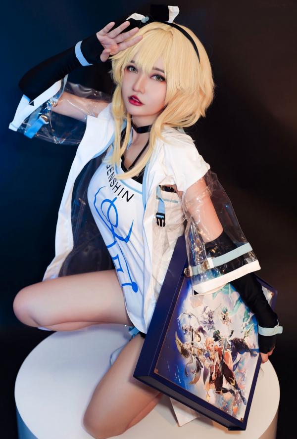    Potato-Godzilla 荧 Lumine 原神Cosplay：Hoyofest性感定制服饰，展现极致身材比例与潮流女神魅力第1张图片