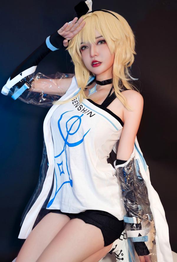    Potato-Godzilla 荧 Lumine 原神Cosplay：Hoyofest性感定制服饰，展现极致身材比例与潮流女神魅力第6张图片