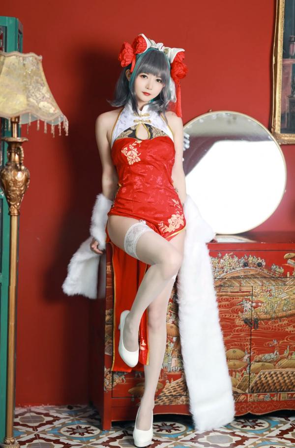   51酱 - 碧蓝航线柴郡新春旗袍Cosplay，极致性感红装搭配白丝诱惑，演绎古典与现代交织的迷人身姿 [12P]第7张图片