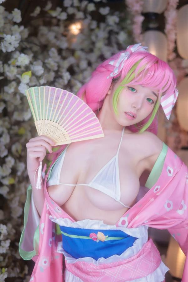    [YeonWoo] 恋柱甘露寺蜜璃Cosplay：樱花树下的粉嫩心动，日系性感比基尼写真 [160P]第3张图片