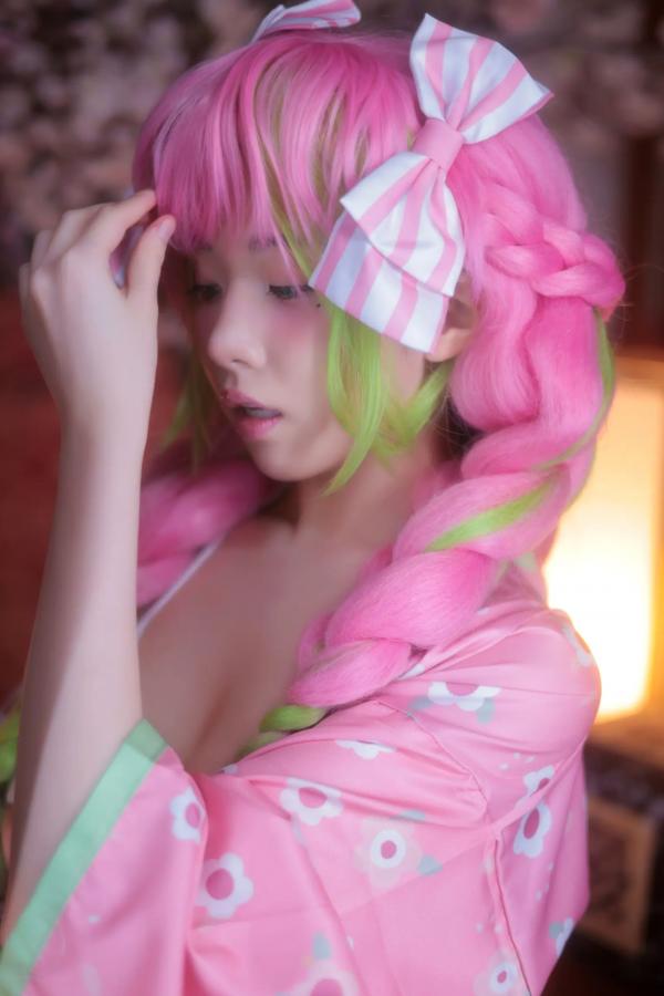    [YeonWoo] 恋柱甘露寺蜜璃Cosplay：樱花树下的粉嫩心动，日系性感比基尼写真 [160P]第34张图片