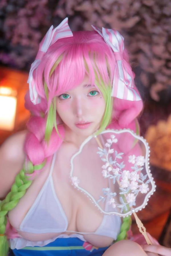    [YeonWoo] 恋柱甘露寺蜜璃Cosplay：樱花树下的粉嫩心动，日系性感比基尼写真 [160P]第66张图片