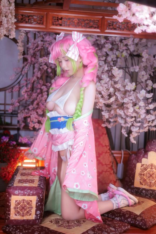    [YeonWoo] 恋柱甘露寺蜜璃Cosplay：樱花树下的粉嫩心动，日系性感比基尼写真 [160P]第109张图片
