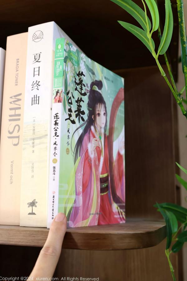    XiuRen秀人网Vol.8637-小薯条nienie-图书馆学妹制服诱惑-白衬衫格子裙黑丝大尺度私房-2024.05.31第32张图片