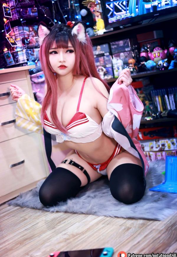    Potato-Godzilla-Weeb-Girl：宅系游戏少女空间，猫耳萌妹性感Cosplay室内私房写真第20张图片