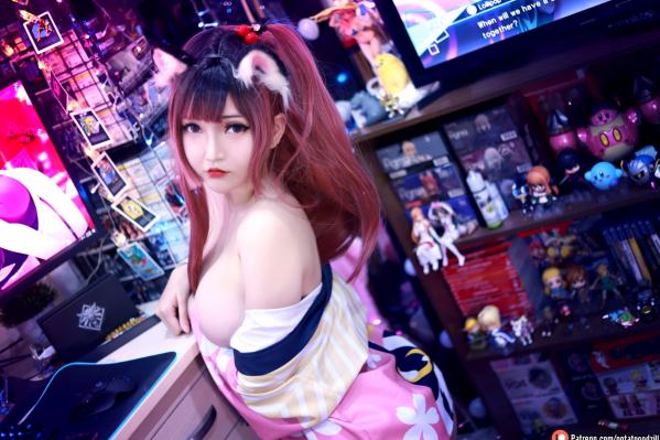    Potato-Godzilla-Weeb-Girl：宅系游戏少女空间，猫耳萌妹性感Cosplay室内私房写真第45张图片
