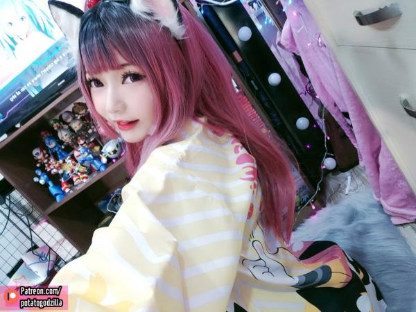    Potato-Godzilla-Weeb-Girl：宅系游戏少女空间，猫耳萌妹性感Cosplay室内私房写真第56张图片