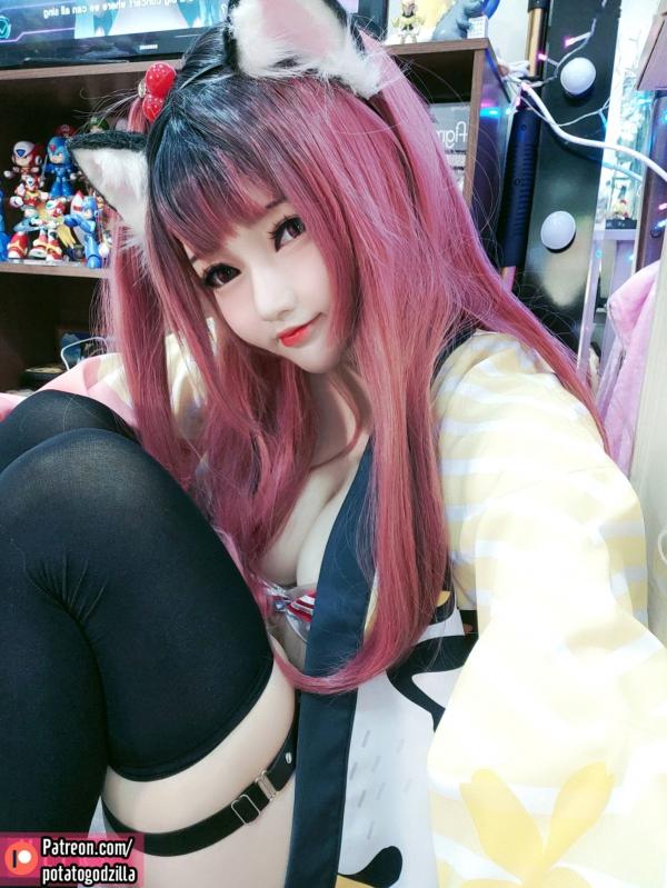    Potato-Godzilla-Weeb-Girl：宅系游戏少女空间，猫耳萌妹性感Cosplay室内私房写真第58张图片