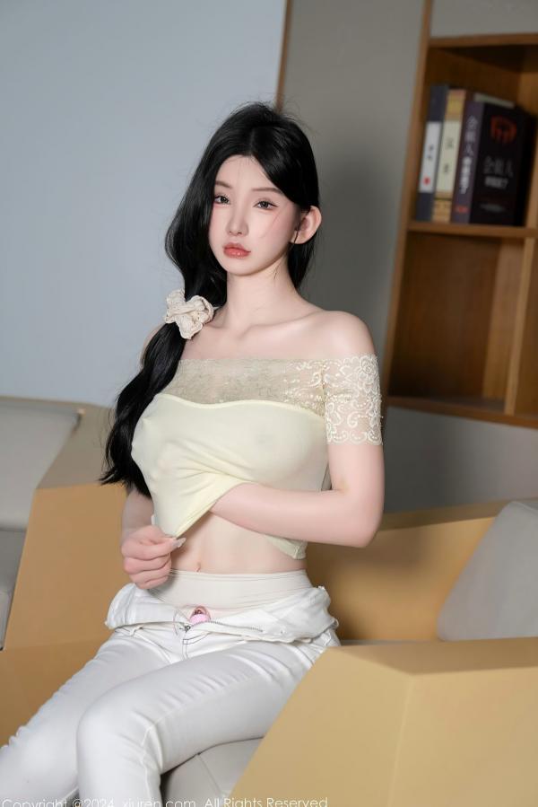   【秀人网】周于希Sally-图书馆隐秘角落私房写真：浅黄色蕾丝露肩上衣配紧身白裤，展现极品美腿与清纯诱惑，无圣光大尺度唯美视觉盛宴（2024.05.31）第35张图片