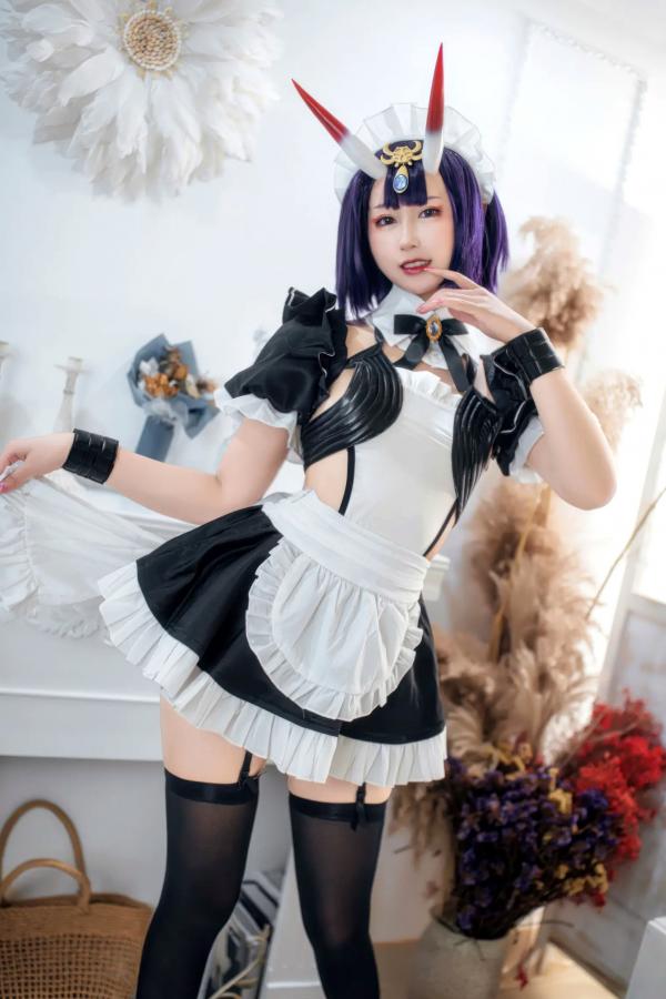    羽生三未 FGO酒吞童子女仆COS私房照，超性感角色扮演，极品黑丝美腿诱惑赏析第14张图片