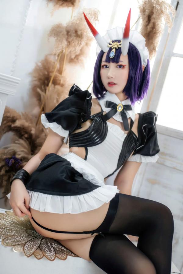    羽生三未 FGO酒吞童子女仆COS私房照，超性感角色扮演，极品黑丝美腿诱惑赏析第16张图片