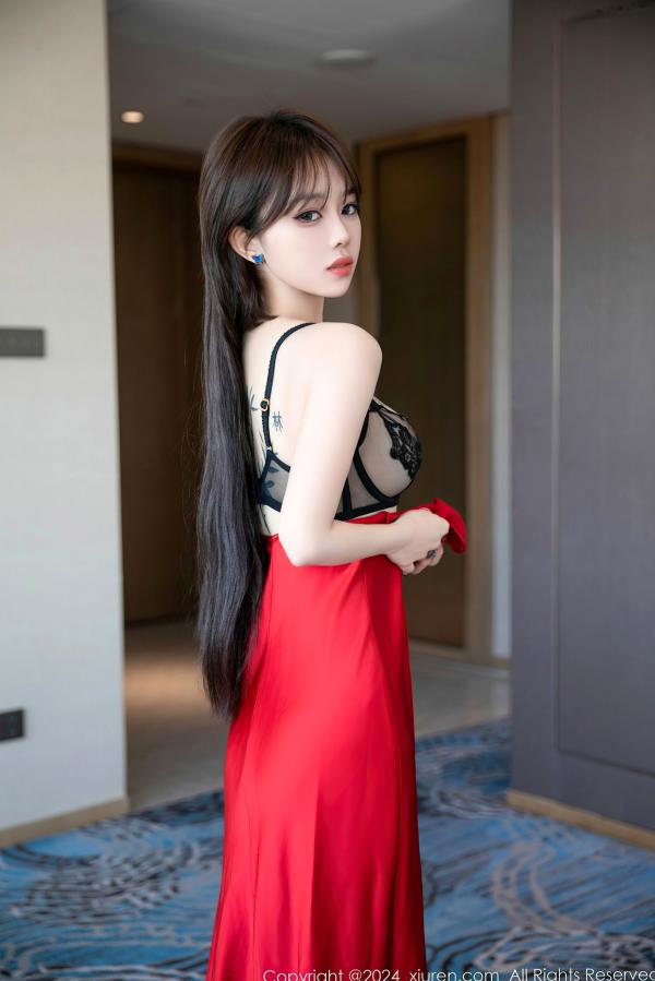    XiuRen秀人网-8630-奶瓶-性感黑色蕾丝内衣搭配透肉黑丝，红裙诱惑尽显纹身野性美，唯美私房写真第28张图片