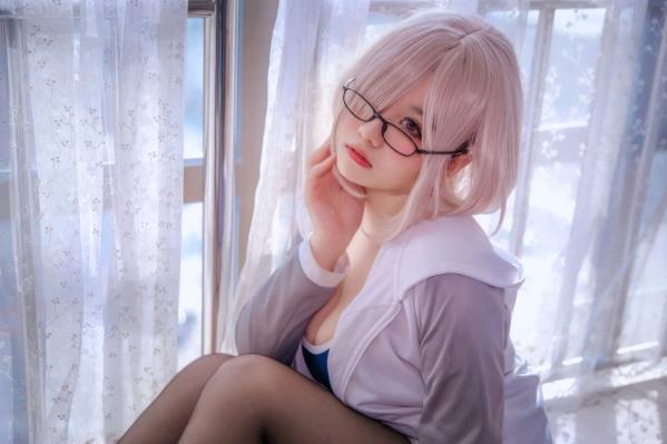    【阿半COS】FGO玛修同人私房照：纯欲眼镜娘身穿紧身连体泳装，清甜少女感十足，治愈系体操服大尺度视觉盛宴 [20P]第18张图片