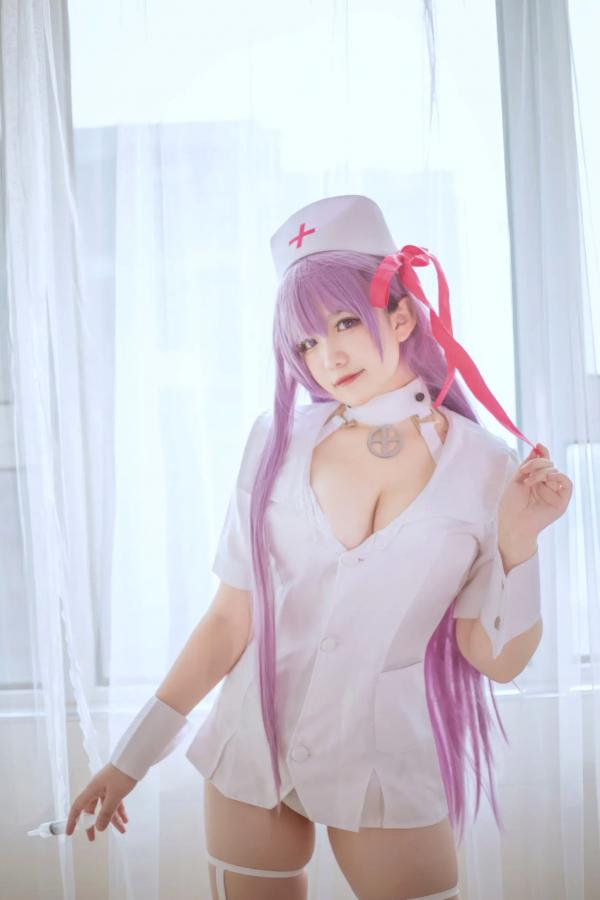    阿半今天很开心 - 护士制服Cosplay角色扮演，二次元紫发甜美纯欲风，极致诱惑私房套图第5张图片