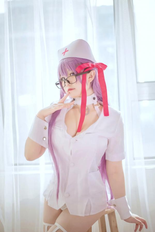    阿半今天很开心 - 护士制服Cosplay角色扮演，二次元紫发甜美纯欲风，极致诱惑私房套图第22张图片