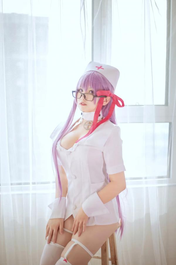    阿半今天很开心 - 护士制服Cosplay角色扮演，二次元紫发甜美纯欲风，极致诱惑私房套图第23张图片