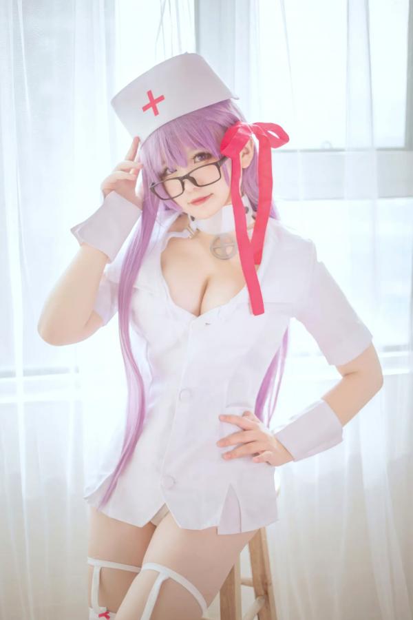    阿半今天很开心 - 护士制服Cosplay角色扮演，二次元紫发甜美纯欲风，极致诱惑私房套图第24张图片