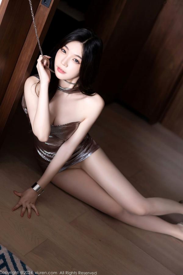 徐莉芝Booty 陈芝  秀人网-8629-徐莉芝Booty-金属感连衣短裙私房写真，撩人链条展现性感诱惑身材第42张图片