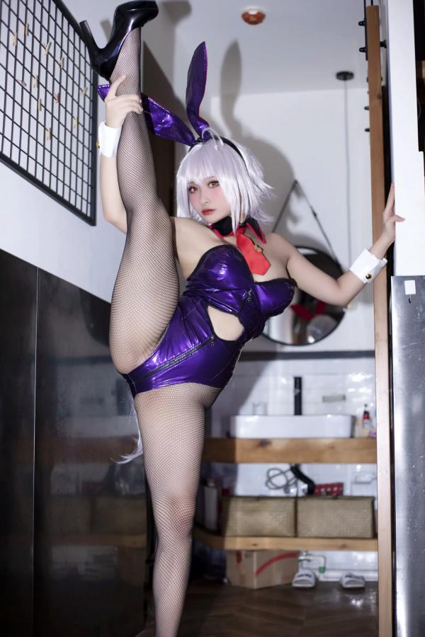    《洛璃LoLiSAMA - FGO黑贞德兔女郎cos，性感漆皮装扮搭配黑丝诱惑，极品傲娇女神私房写真 [42P]》第27张图片