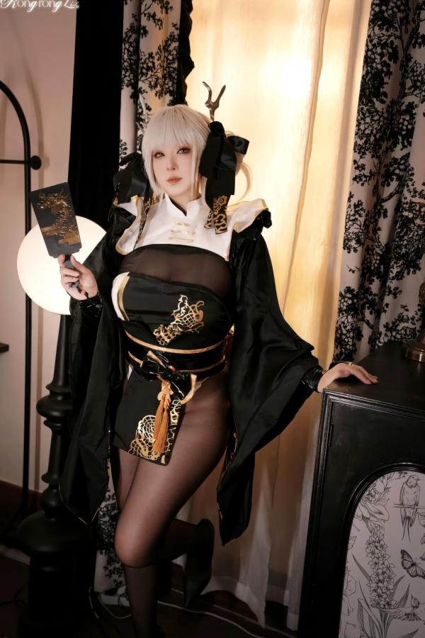    小容仔咕咕咕 NIKKE胜利女神布兰儿黑丝cosplay，极品角色扮演私房大尺度写真，性感魅惑美图45P第6张图片
