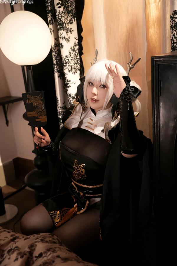    小容仔咕咕咕 NIKKE胜利女神布兰儿黑丝cosplay，极品角色扮演私房大尺度写真，性感魅惑美图45P第12张图片