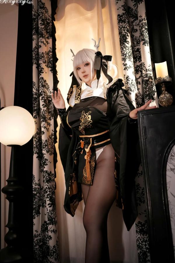    小容仔咕咕咕 NIKKE胜利女神布兰儿黑丝cosplay，极品角色扮演私房大尺度写真，性感魅惑美图45P第15张图片