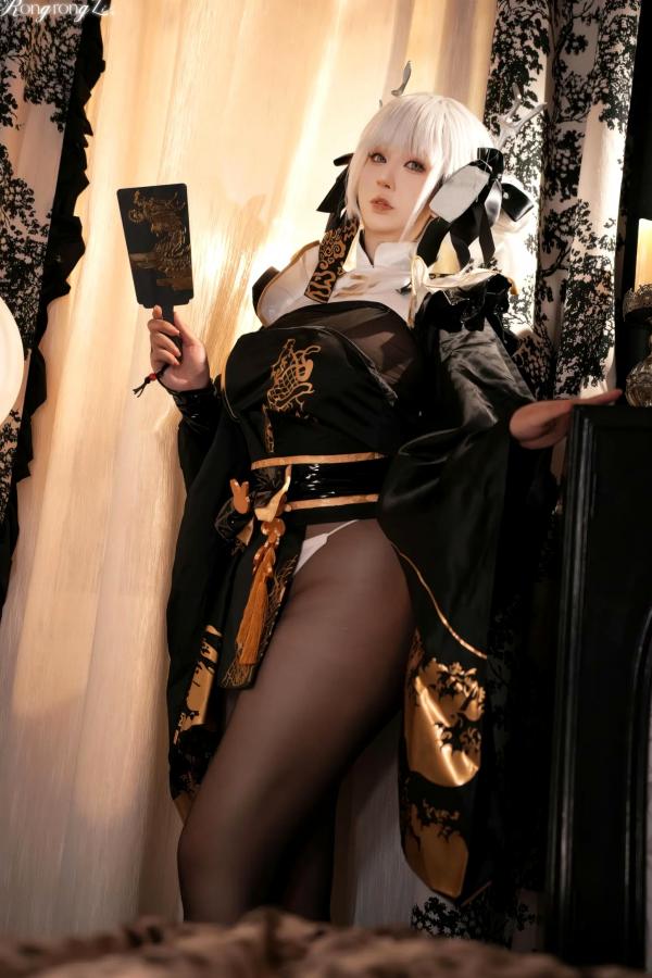    小容仔咕咕咕 NIKKE胜利女神布兰儿黑丝cosplay，极品角色扮演私房大尺度写真，性感魅惑美图45P第22张图片