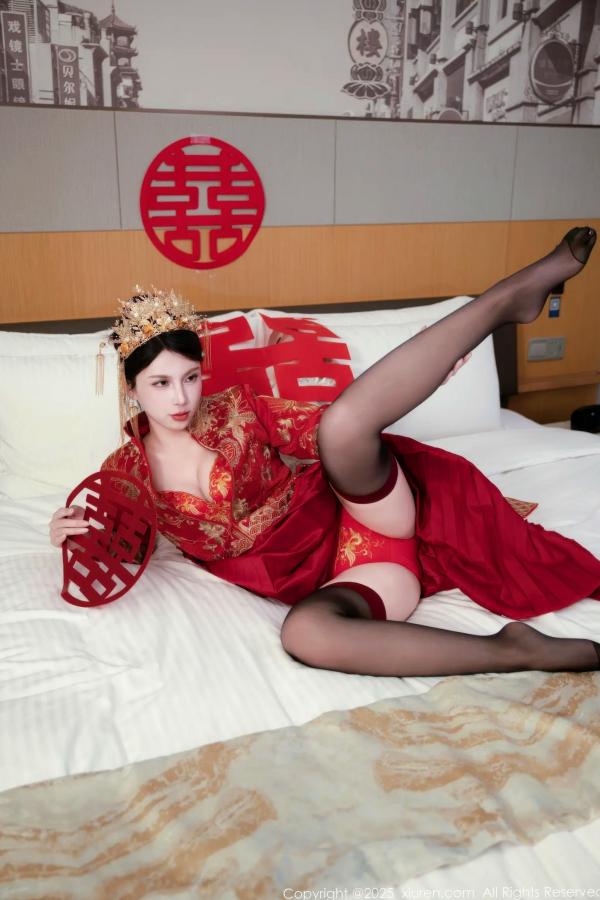    [XiuRen] 秀人 2025.10.14 No.10865 小蛮妖Yummy 新中式婚房红色嫁衣诱惑 私房性感大尺度第27张图片