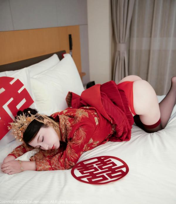    [XiuRen] 秀人 2025.10.14 No.10865 小蛮妖Yummy 新中式婚房红色嫁衣诱惑 私房性感大尺度第43张图片