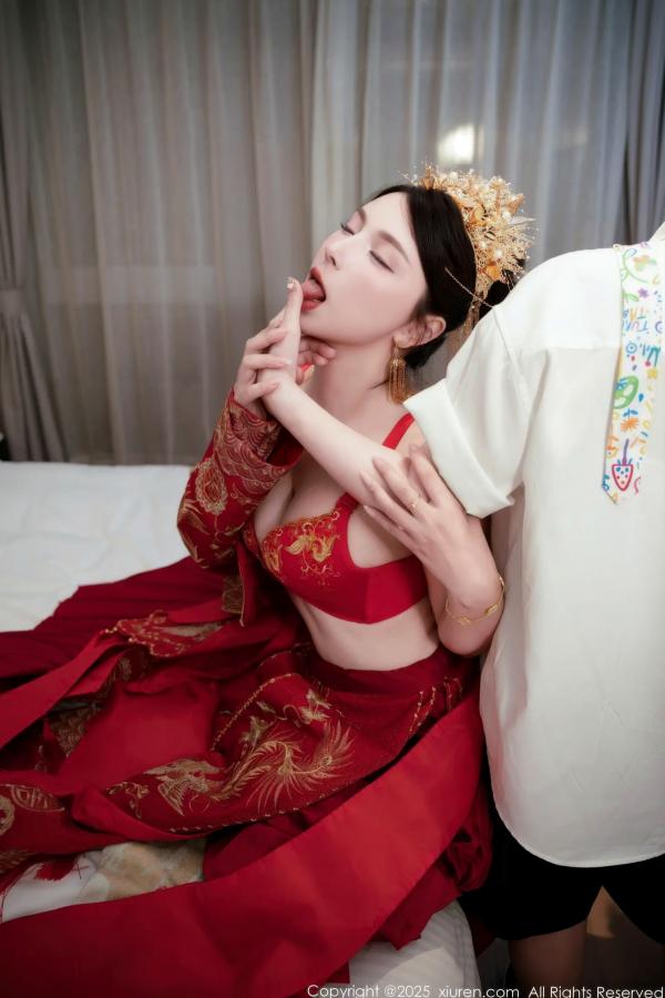    [XiuRen] 秀人 2025.10.14 No.10865 小蛮妖Yummy 新中式婚房红色嫁衣诱惑 私房性感大尺度第61张图片