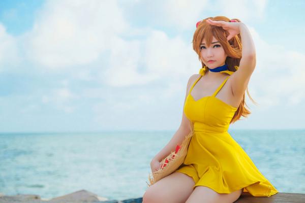    [Potato-Godzilla] 明日香Cosplay海边写真：亮黄色连衣裙夏日度假风，元气少女的清纯与性感诱惑，动漫角色扮演摄影作品第6张图片