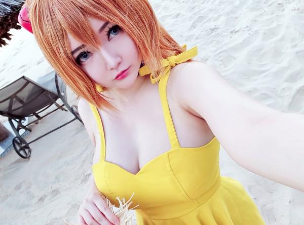    [Potato-Godzilla] 明日香Cosplay海边写真：亮黄色连衣裙夏日度假风，元气少女的清纯与性感诱惑，动漫角色扮演摄影作品第24张图片
