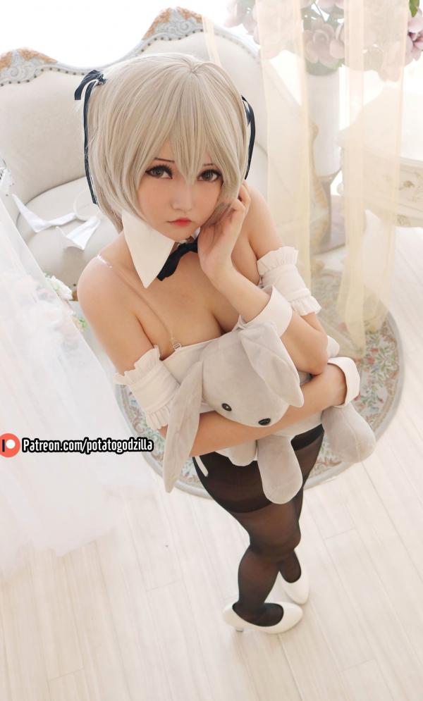    Potato-Godzilla春日野穹Cosplay：兔女郎制服诱惑，大尺度私房写真呈现极致二次元性感第5张图片
