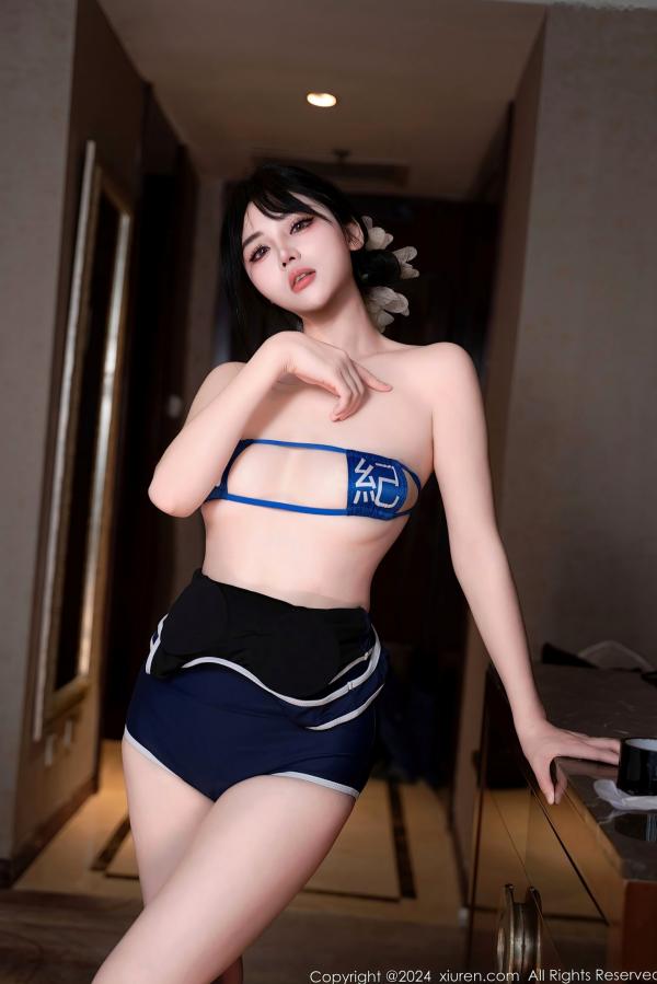    汐汐爱吃草莓-极品爆乳私房写真，性感死库水诱惑套图-秀人网8604-2024.05.27第27张图片